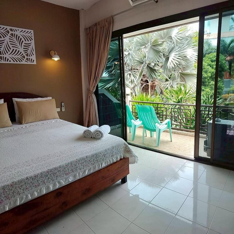 Bed, Balcony/Terrace, Bedroom, Garden view