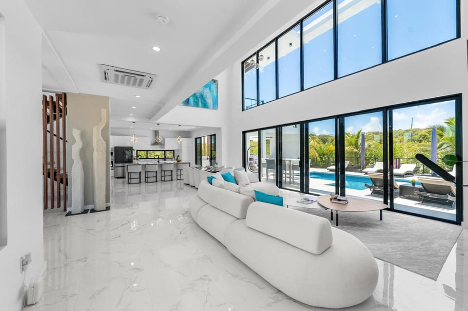 Living room, Seating area, air conditioner
