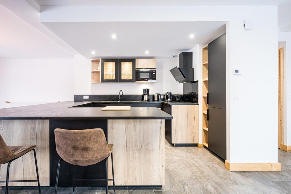 Kitchen or kitchenette, Living room