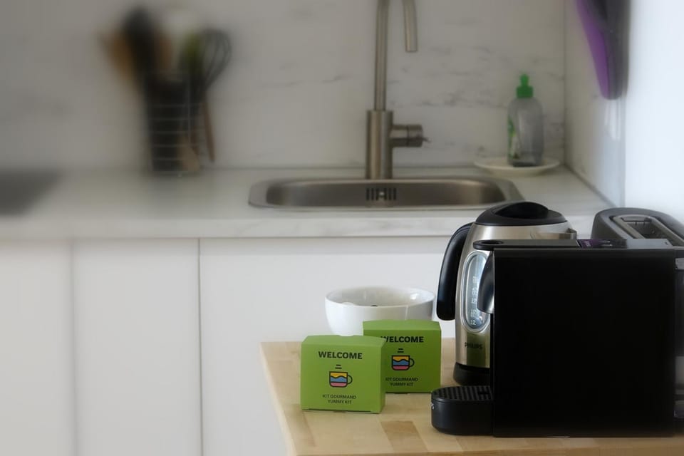 Bright apartment with garden and sea view Apartment in Grimaud