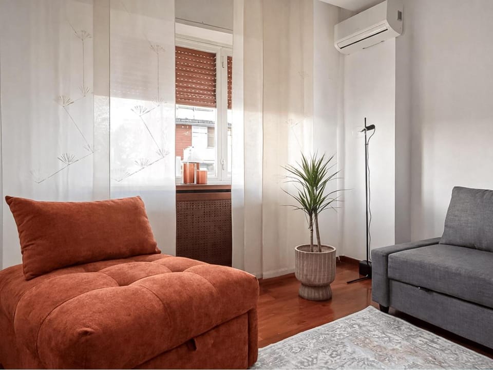 Living room, Seating area, air conditioner