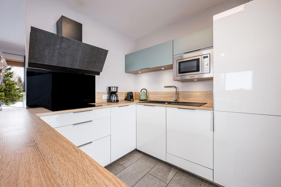 Kitchen or kitchenette, Living room