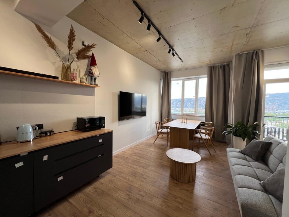 TV and multimedia, Kitchen or kitchenette, Living room, Dining area