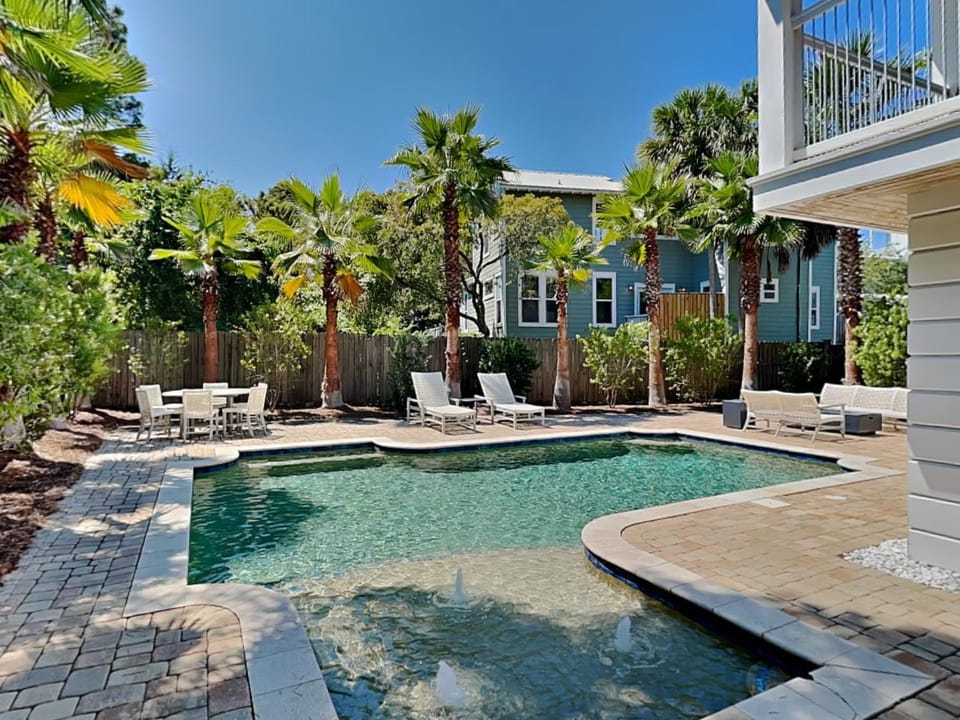 Patio, Garden, Balcony/Terrace, Seating area, Swimming pool