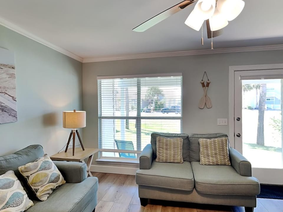 Living room, Seating area, furniture