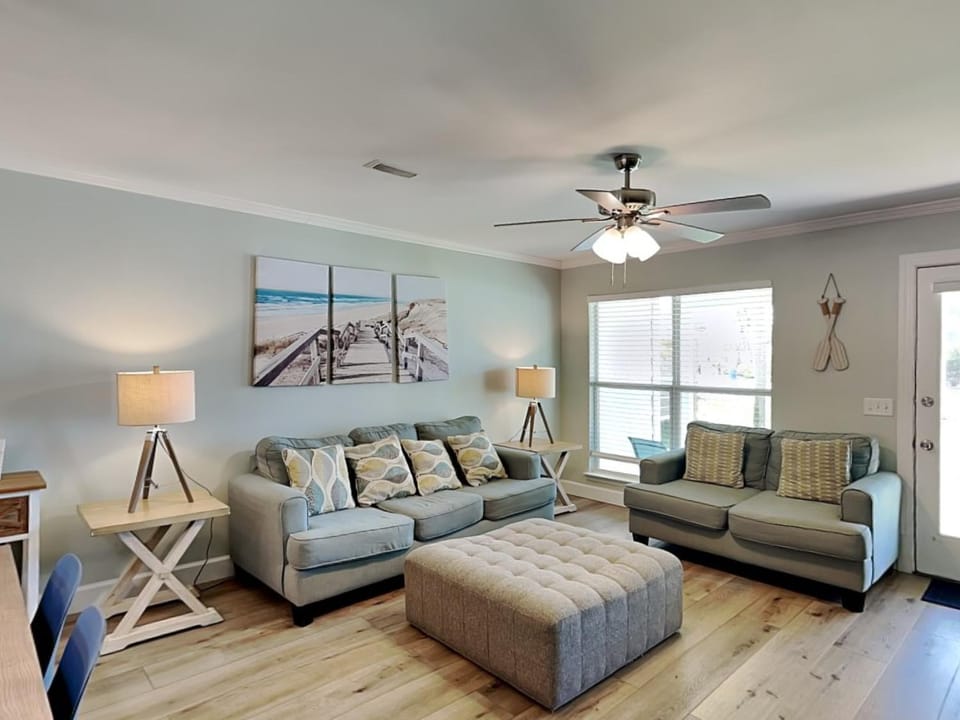 Living room, Seating area, furniture