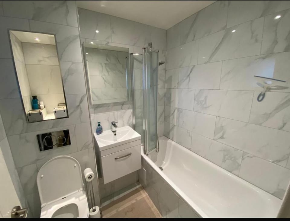 Modern private room Vacation rental in London Borough of Southwark