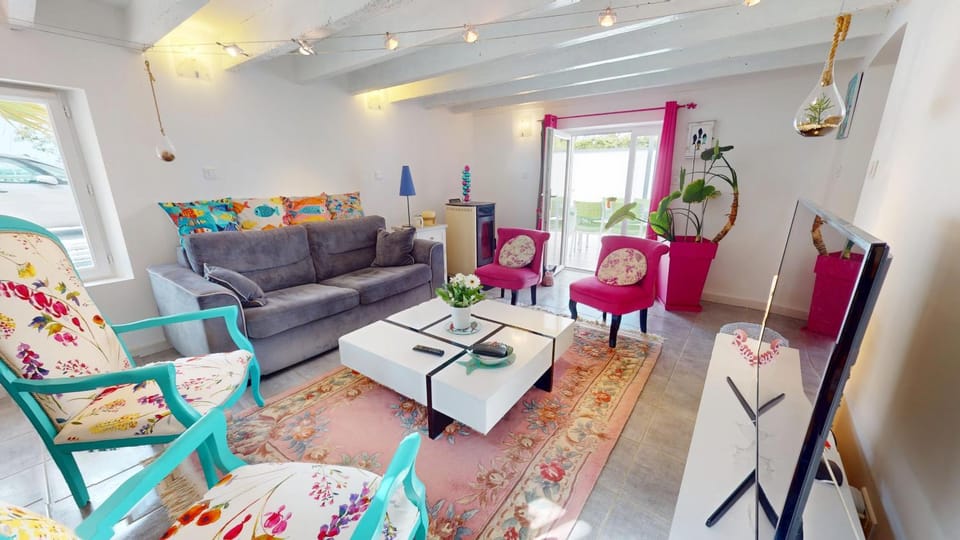 Communal lounge/ TV room, Living room