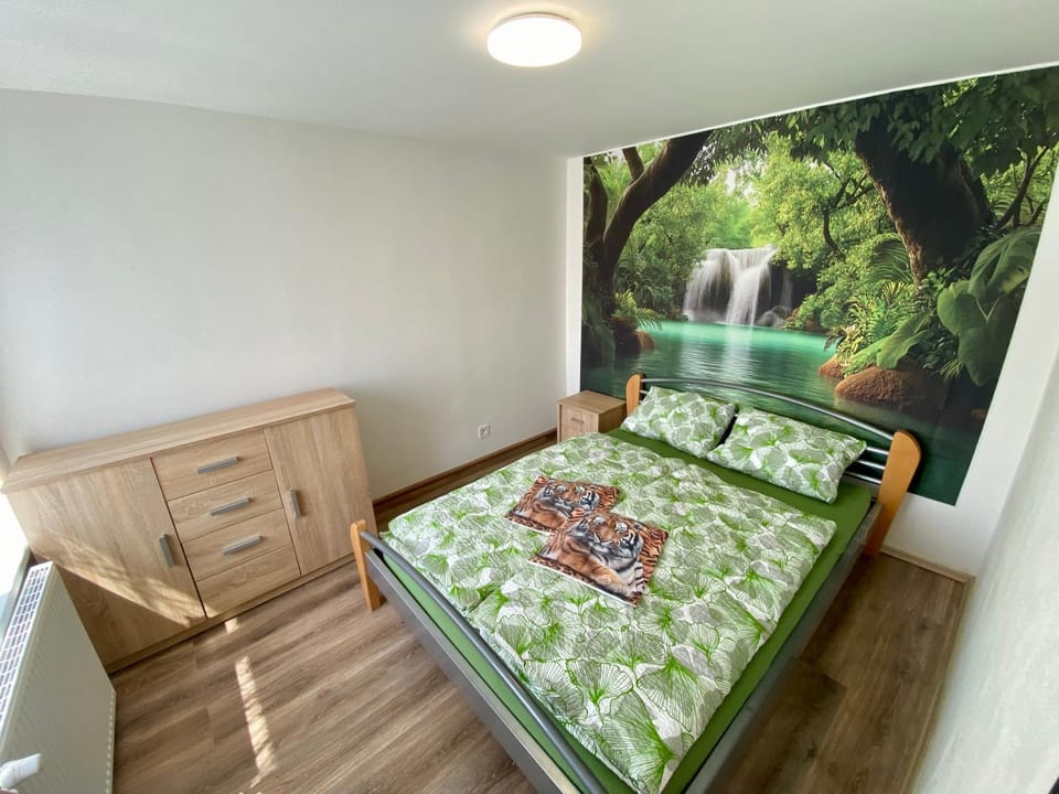 Bed, Bedroom