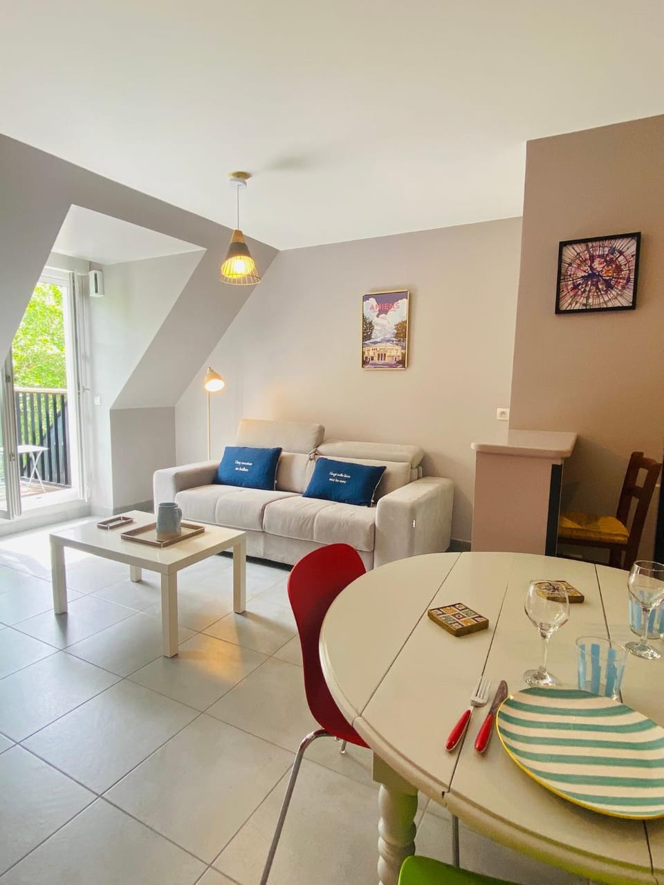 Living room, Photo of the whole room, Dining area