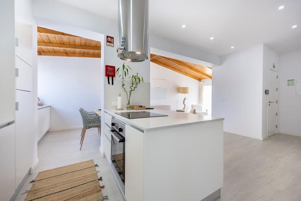 Kitchen or kitchenette, dishwasher, washing machine