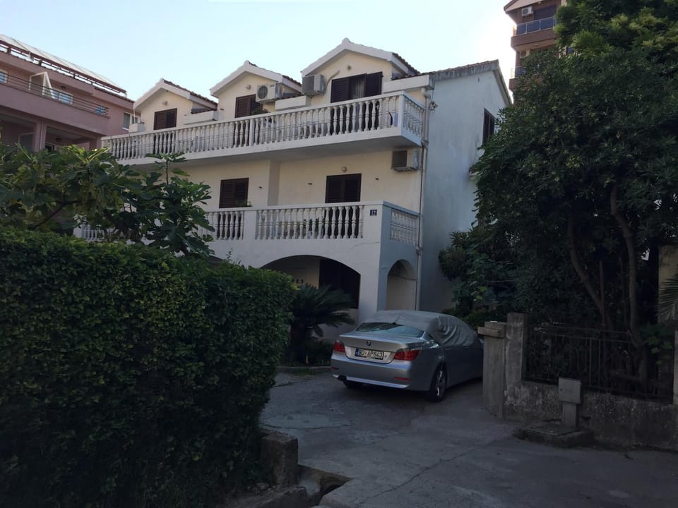 Property building, Facade/entrance, Summer, Mountain view, Street view, Sunrise