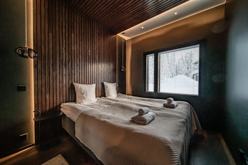 Bed, Bedroom, heating, internet, towels