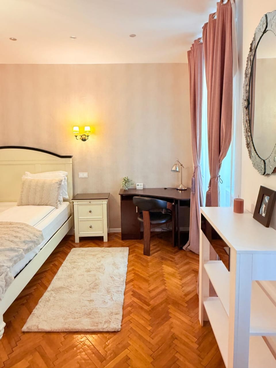 Charme Boutique Old Town Apartment in Brasov