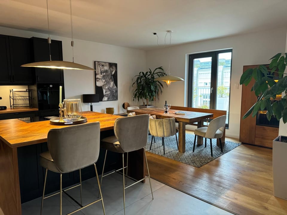 Property building, Kitchen or kitchenette, Living room