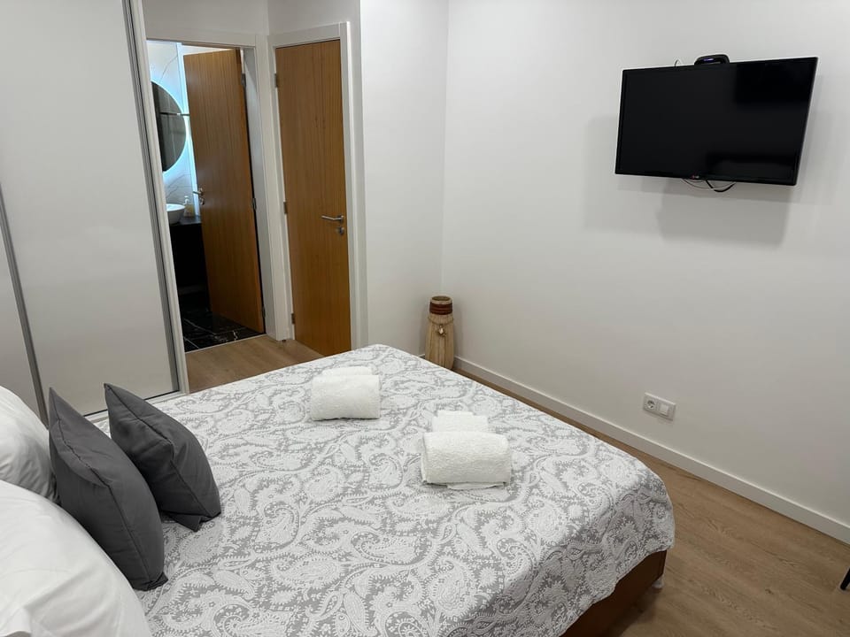 Bedroom, air conditioner