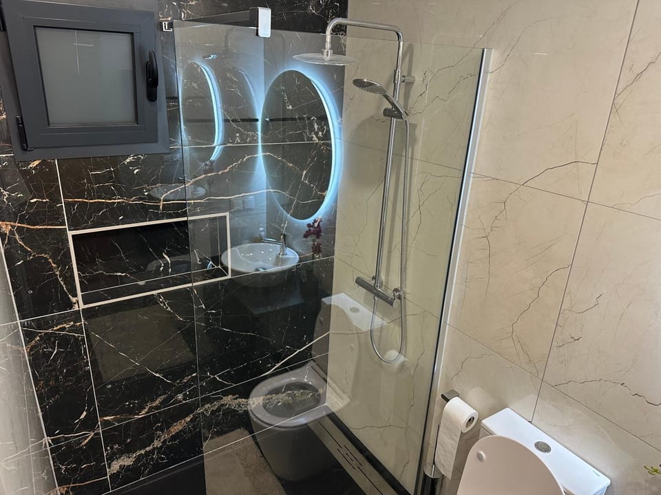 Shower, Toilet, Bathroom