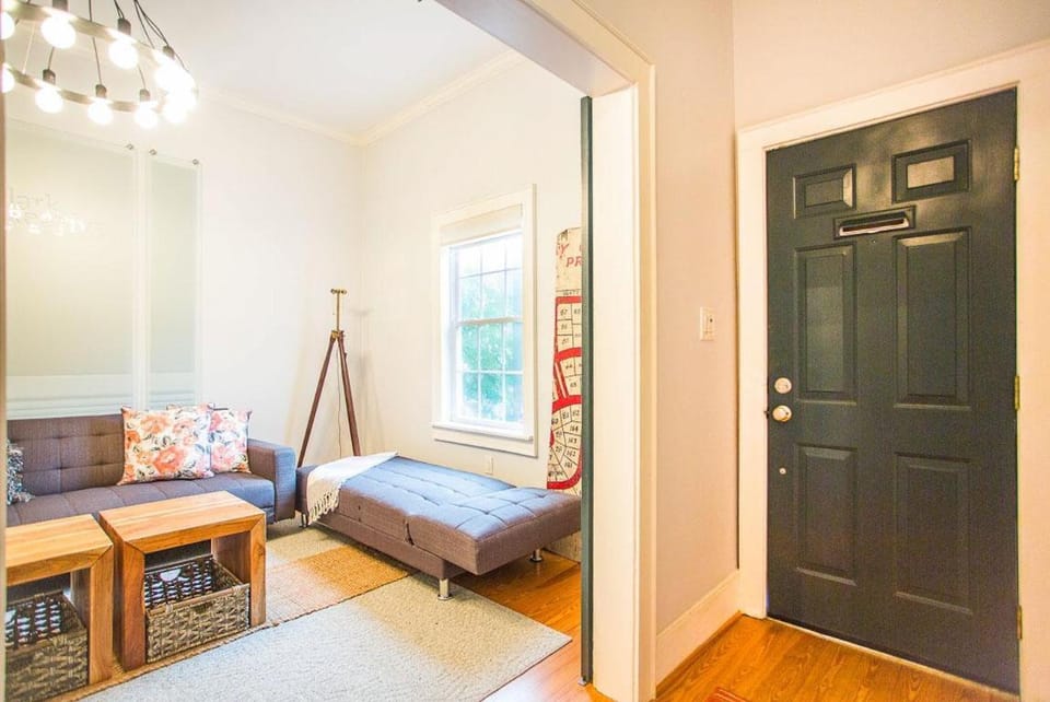 Gordon Cottage by Lucky Savannah House in Savannah