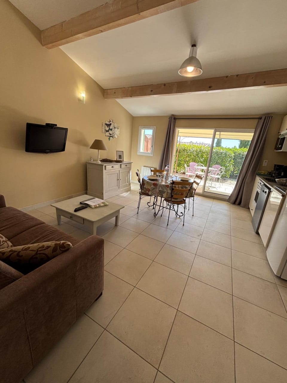 Communal lounge/ TV room