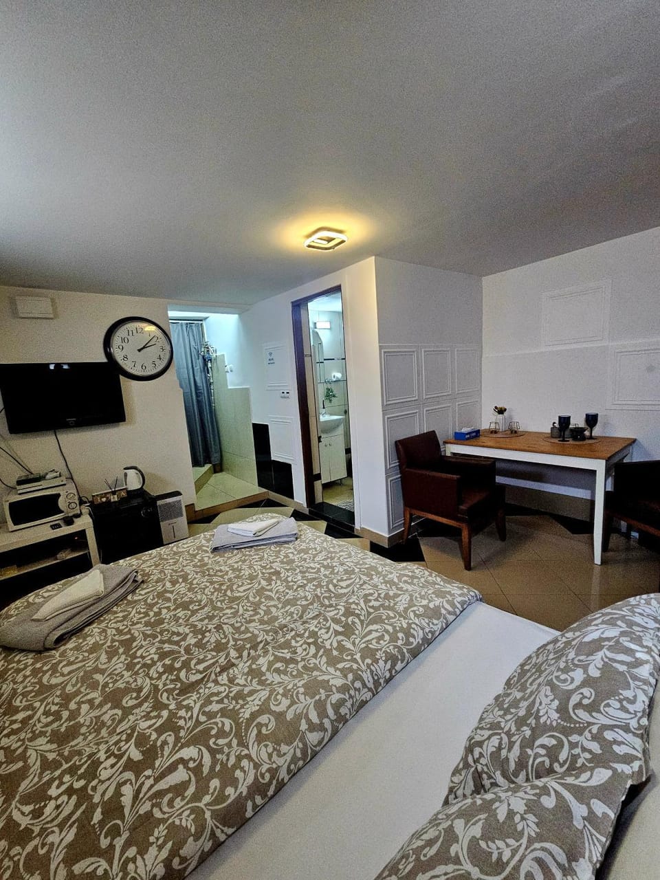Bed, Photo of the whole room