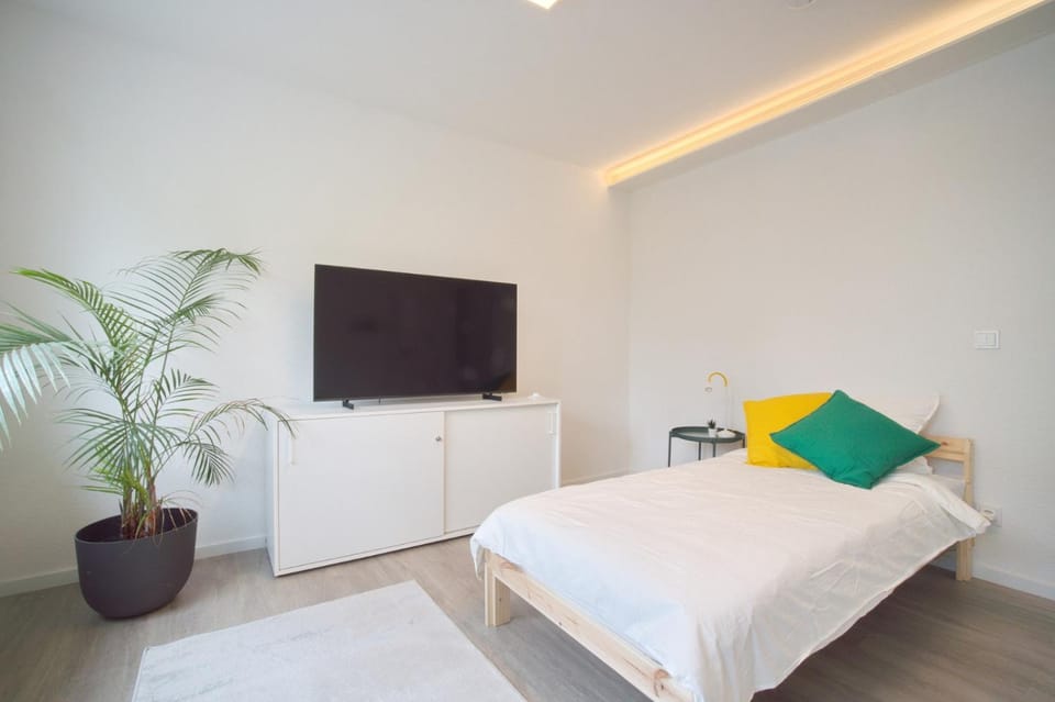 TV and multimedia, Photo of the whole room