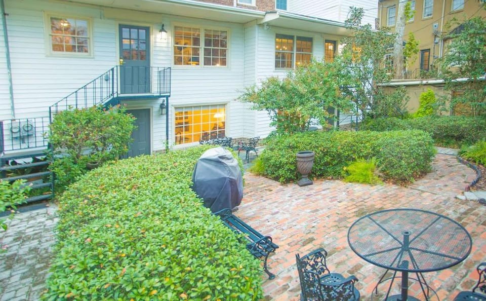 Canterbury Garden Apartment by Lucky Savannah House in Savannah