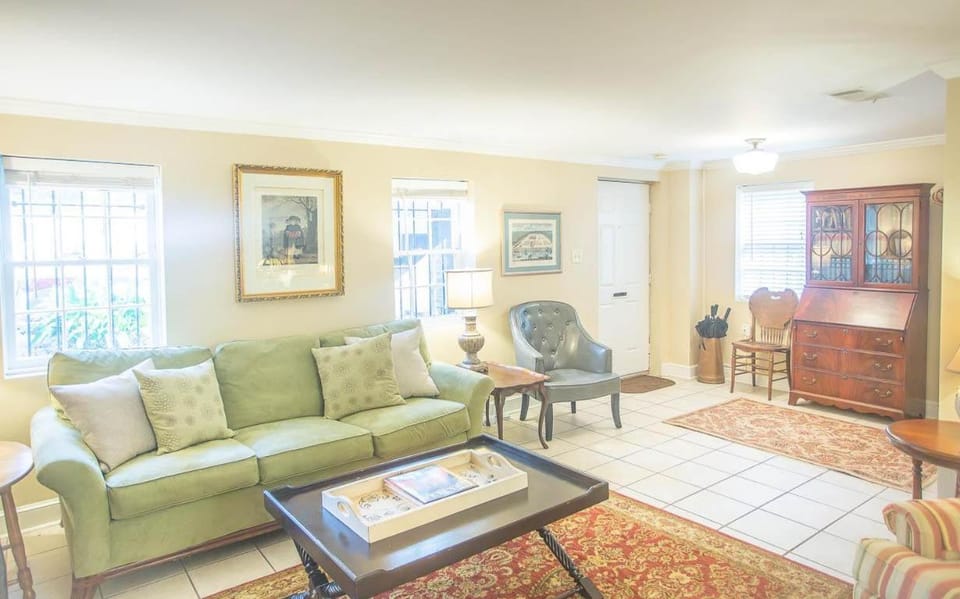 Chatham Square Garden Apartment by Lucky Savannah House in Savannah