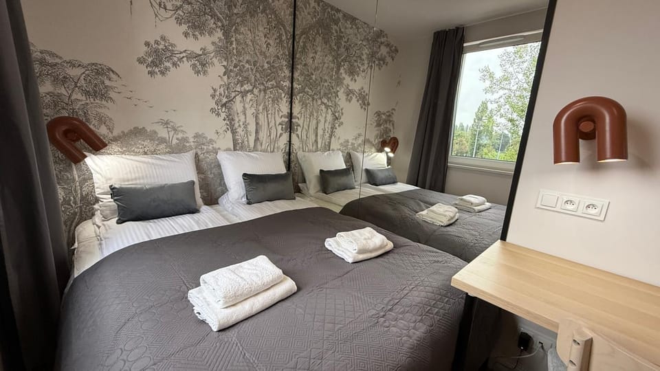 Bed, Photo of the whole room, Bedroom, towels