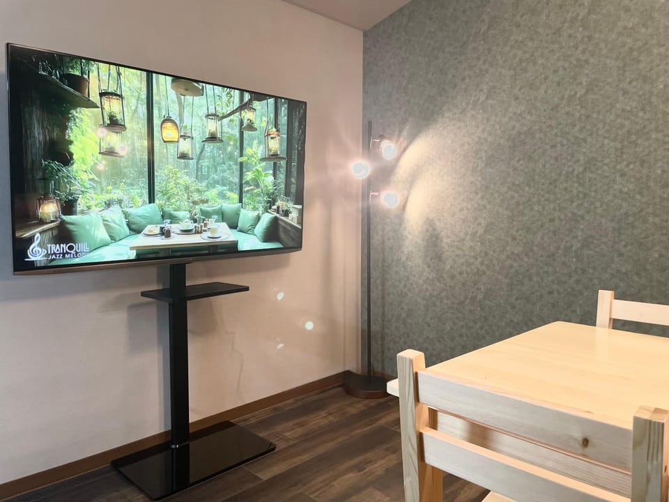 TV and multimedia, Dining area