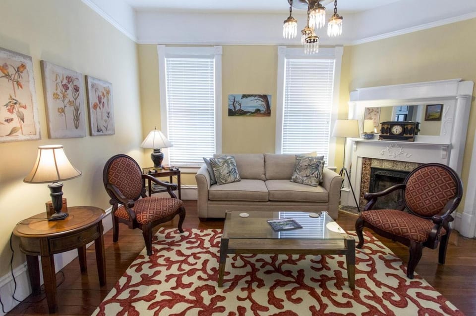 Harper House by Lucky Savannah House in Savannah