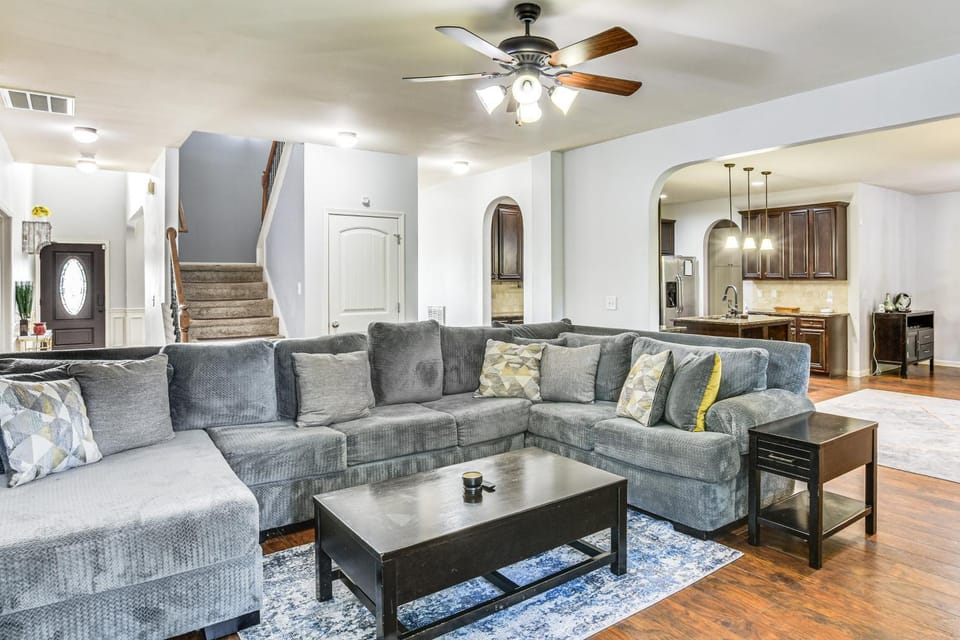 Golf & Hike: Family Home 11 Mi to Fort Bragg! House in North Carolina