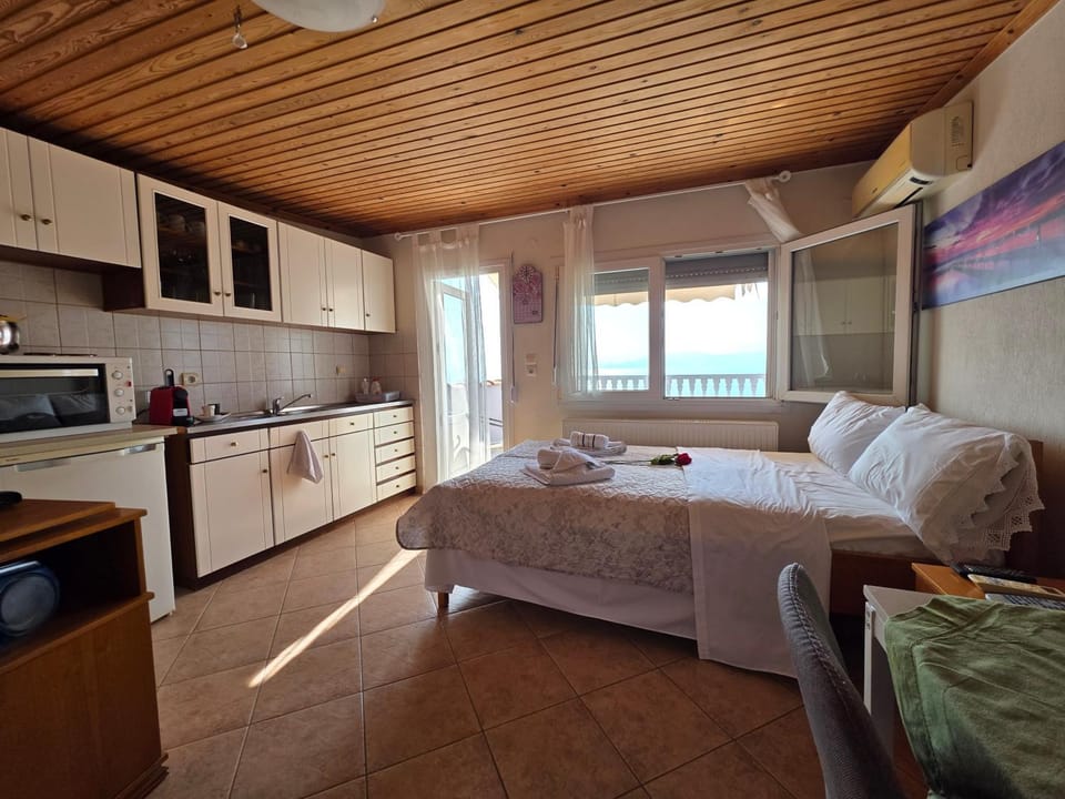 Aetherial View Apartment in Kavala