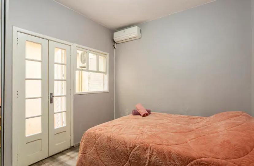 Spacious and well located 2 Bedrooms Apartment in Porto Alegre
