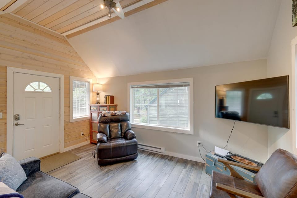 Near Payette Lake! Cabin w/ Outdoor Space Cabin in McCall