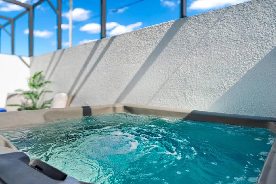 Cozy 3BR Disney Escape w HotTub House in Loughman