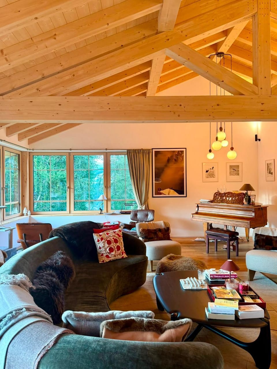 Property building, TV and multimedia, Living room, Seating area