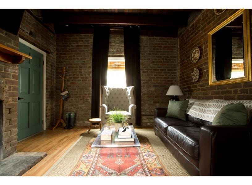 Sycamore Carriage House by Lucky Savannah Apartment in Savannah