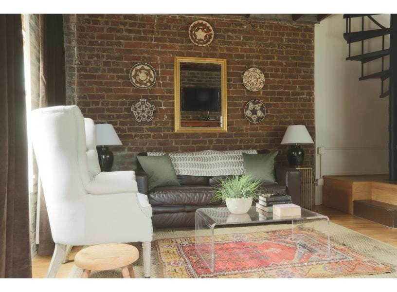 Sycamore Carriage House by Lucky Savannah Apartment in Savannah