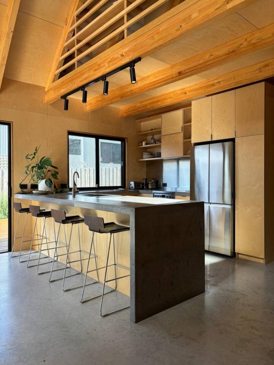 Black Pearl - NEW Minimal Style Scandi Beach House House in Port Campbell