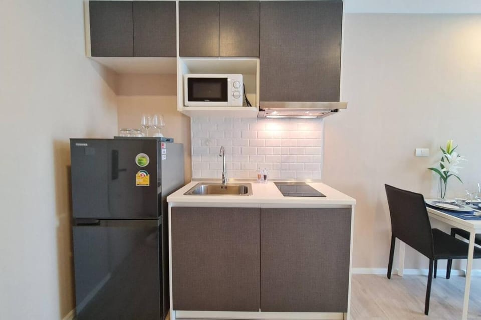 Kitchen or kitchenette, stove