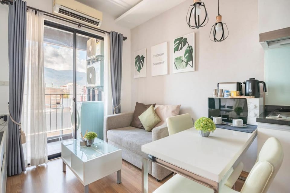 Living room, Seating area, air conditioner