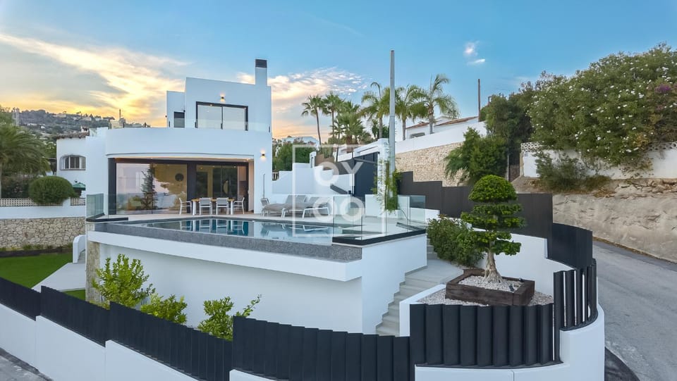 Property building, Facade/entrance, Garden, Swimming pool