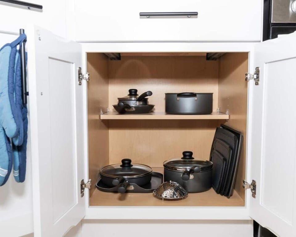 Albany Studio with Kitchen, WiFi, Gym and Game Room Near Capitol Apartment in Albany