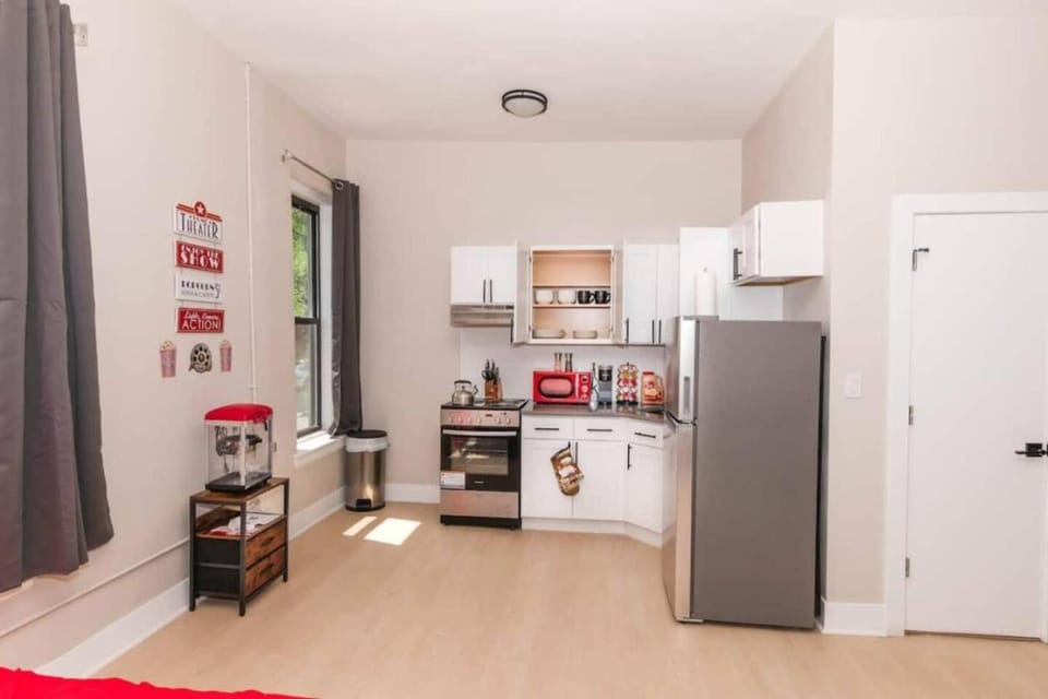 Central Albany Apartment with WiFi Walk to Capitol and Empire Plaza House in Albany