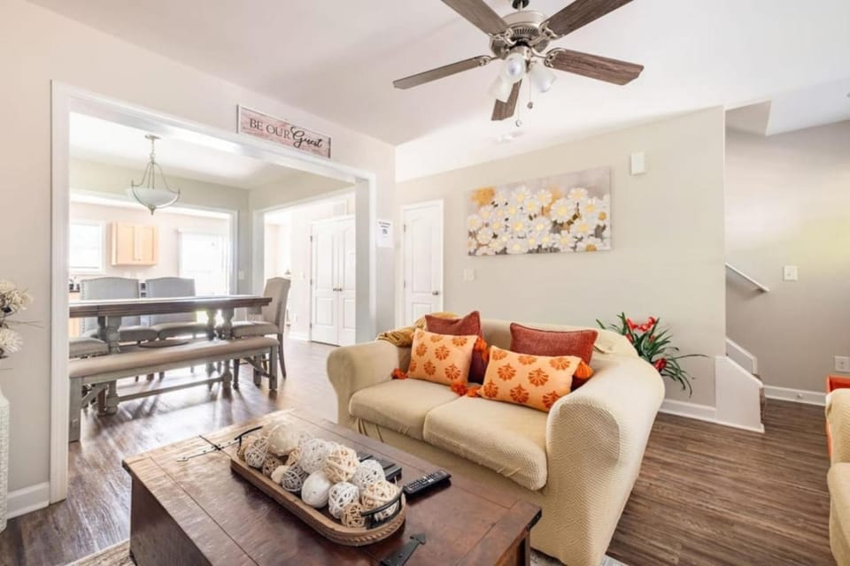 Modern 3Bedroom Duplex with Kitchen, WiFi and Free Parking Kannapolis House in Kannapolis