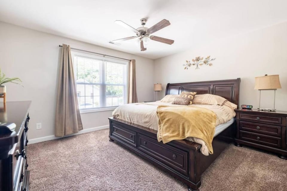 Modern 3Bedroom Duplex with Kitchen, WiFi and Free Parking Kannapolis House in Kannapolis