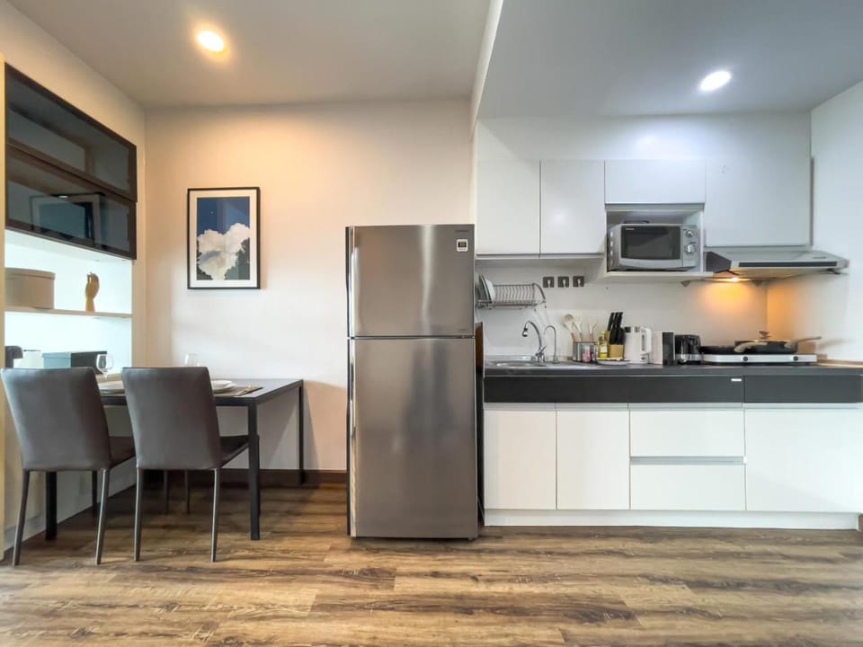 Downtown Stay 65 sqm - Ultra-WiFi - BTS Ratchathewi Apartment in Bangkok