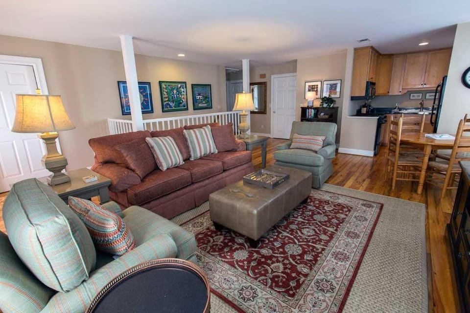 York Lane Carriage House by Lucky Savannah Apartment in Savannah