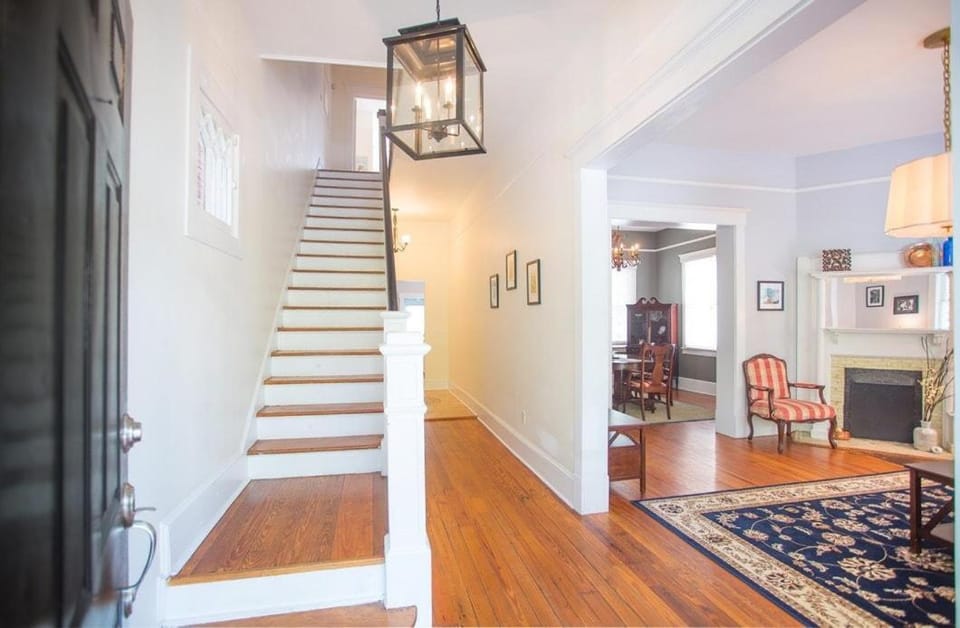 Oakview Manor by Lucky Savannah House in Savannah
