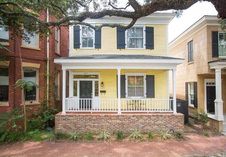 Oakview Manor by Lucky Savannah House in Savannah